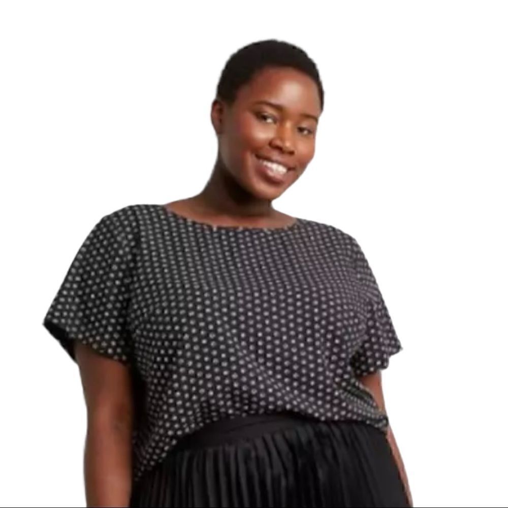 AVA VIV Women’s plus size polka dot short sleeve button back woven blouse